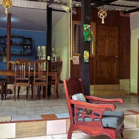 Hotel Casita Happy Feet And Tours Corcovado Drakes Bay Exterior foto