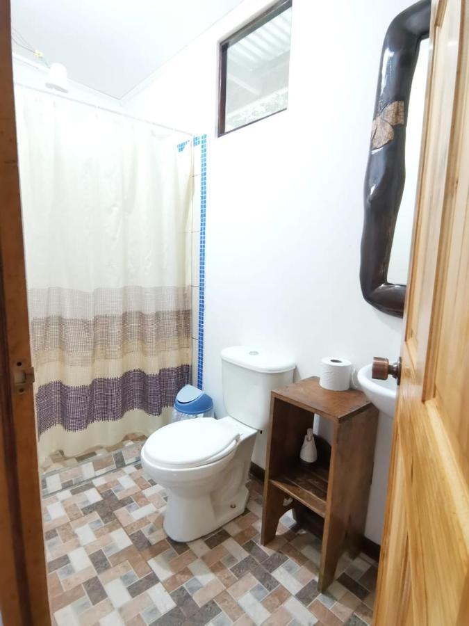 Hotel Casita Happy Feet And Tours Corcovado Drakes Bay Exterior foto