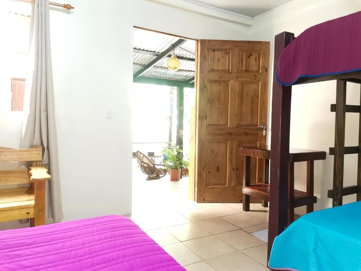 Hotel Casita Happy Feet And Tours Corcovado Drakes Bay Exterior foto